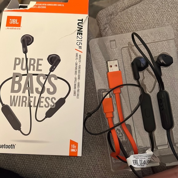 Brand new JBL pure bass wireless charger
